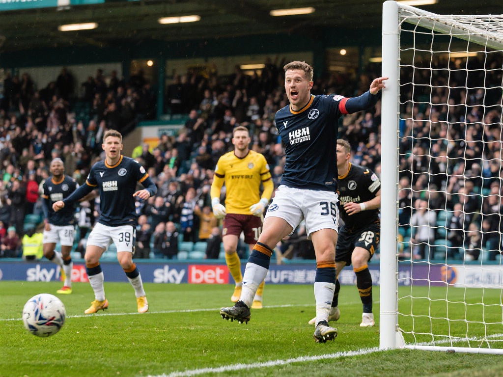 除了榜首焦点战外，一些中游球队也为争夺欧